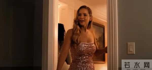 好莱坞性感女神：身材饱满诱惑撩人，艳照泄露后大胆真空逛街