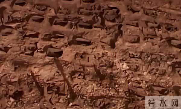 2005年,朱元璋儿子墓内发现6具少女遗骸,开墓门前出现一片白雾