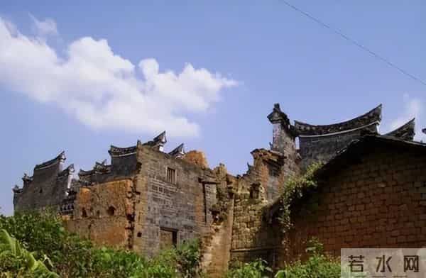 公社书记赴京开会，喊陈毅“大老刘”，陈毅哈哈笑：你还活着啊