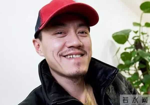 雪村：离过一次婚，2婚娶小13岁娇妻，和父亲相爱相杀