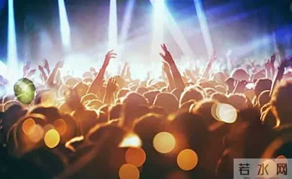 Jan 31 双语新闻精选:日本地铁推错视立体标志 Railway launches surreal signs