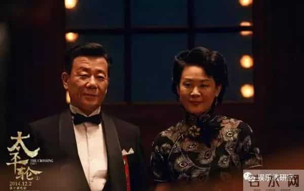 出生军人家庭,出道就演男一号,一夫两妻多年,儿子帅气长这样