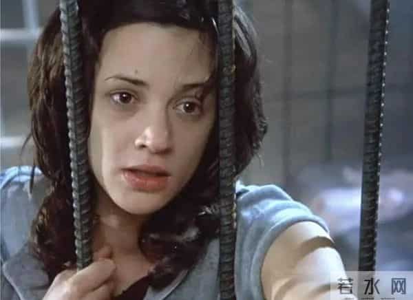 意大利性感女星艾莎.阿基多10部经典影片，她为艺术献身值得称赞