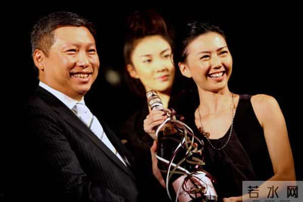 孙燕姿结婚6年首上综艺节目,韩红:邀请她太难,电话里几乎哽咽