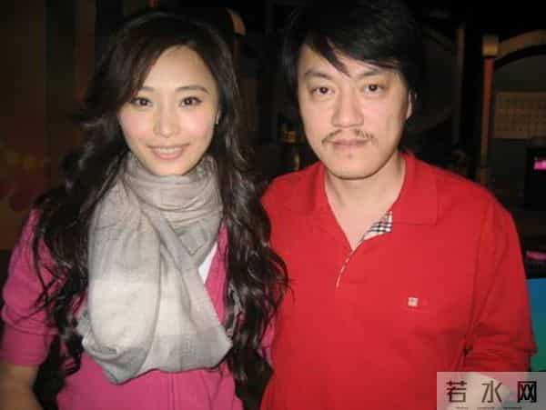 雪村：离过一次婚，2婚娶小13岁娇妻，和父亲相爱相杀