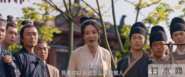 柳岩双腿瘦成竹竿,不再性感美艳的她,却终于抬起了头