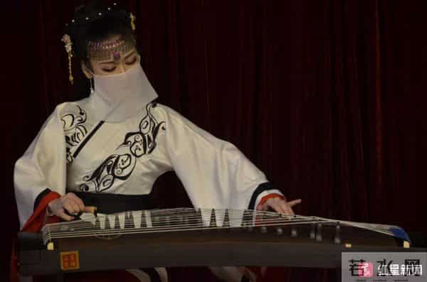 快女全国八强、独立音乐人、方言相声……这些选手成为成都街头艺人