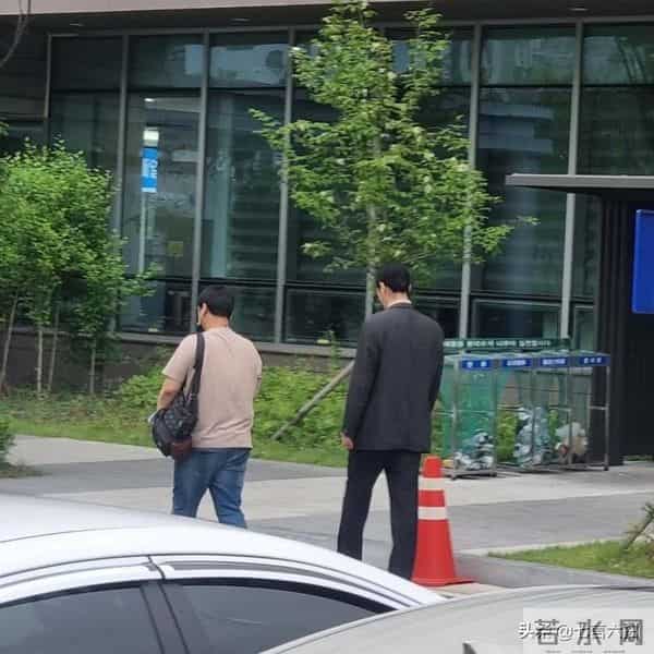 男人味爆棚，却人称煮饭大婶，22岁开始做后爹的车胜元不简单