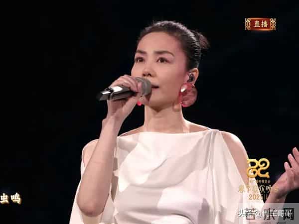 北京那一夜，“跌落神坛”的王菲，让所有人见识了她的江湖地位