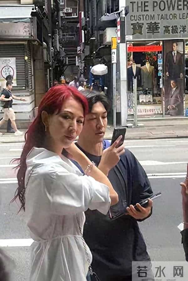 面相也变了！52岁蔡少芬的现状让人心酸，脸垮不平，又瘦又老