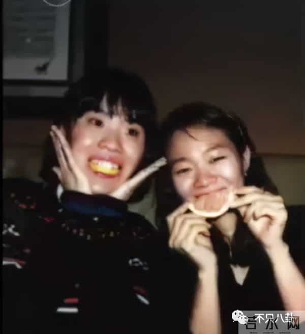 一定很痛苦吧?生日前一天,她和母亲一起自杀身亡