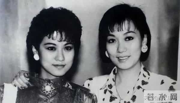 郭靖师傅~斑斑,主持过央视春晚,前夫惠天赐,姐姐森森