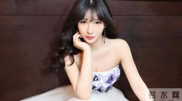 柳岩大胆挑战真空透视裙,看到她转身那刻,网友:这身材犯规了!