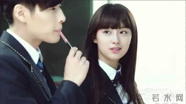 她是《太阳》里的傲娇女二,长相甜美恋情却永远不顺...