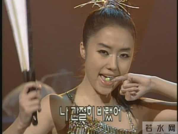 她曾爆红艳压李孝利 37岁从杀马特持续换脸美得惊人