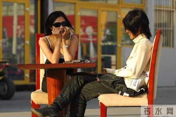 “京圈魔女”徐静蕾,养王朔,捧吴亦凡,谈代孕,47岁还未婚