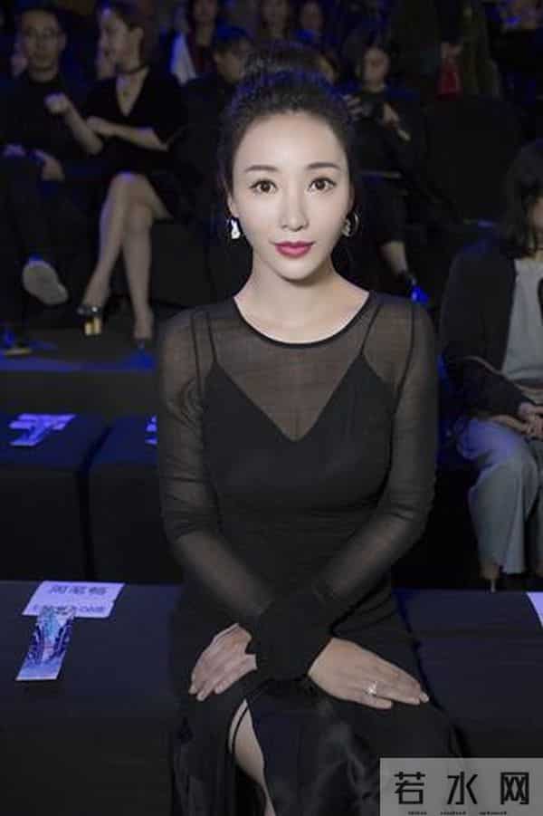 明星穿透视装，唐嫣显胸小，范冰冰最会穿，章子怡却走光！