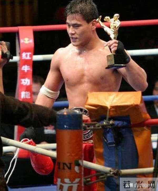 散打王柳海龙实战能力如何?刘烨:一天内5个武行“干废”4个