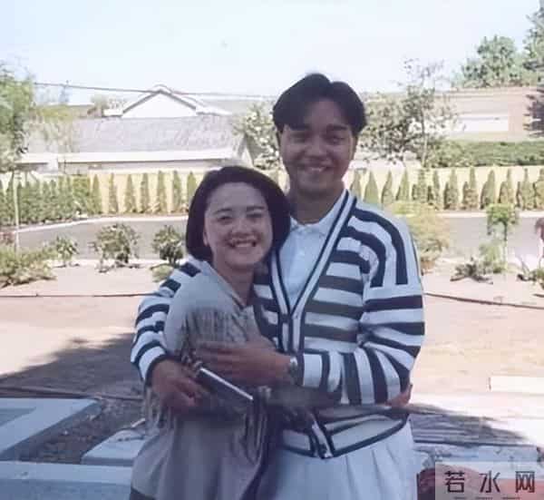 香港狗仔极度疯狂的年代中，底线全无，连明星裸照遗照都不放过