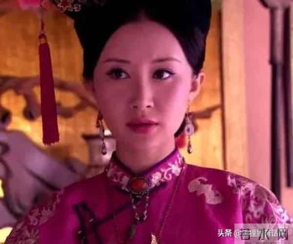 宫锁珠帘:都是嫔位,为何云嫔穿的花枝招展,婉嫔却穿得那么难看