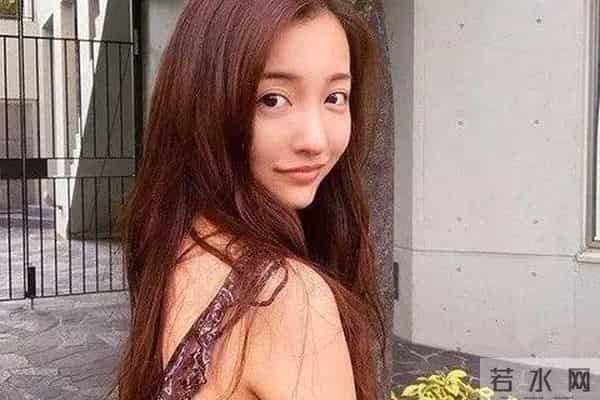 日本才是真正的“整形大国”！能年玲奈的换头大法了解一下