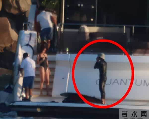 港媒曝59岁周星驰追求17岁落选港姐 两人约会曝光