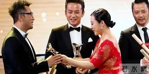 掀桌子了?郝蕾辛芷蕾的“互撕”大战,揭开了圈中内幕的遮羞布