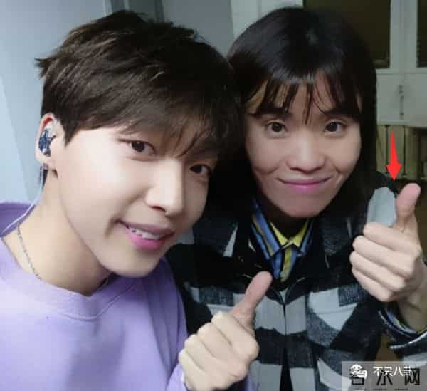 一定很痛苦吧?生日前一天,她和母亲一起自杀身亡