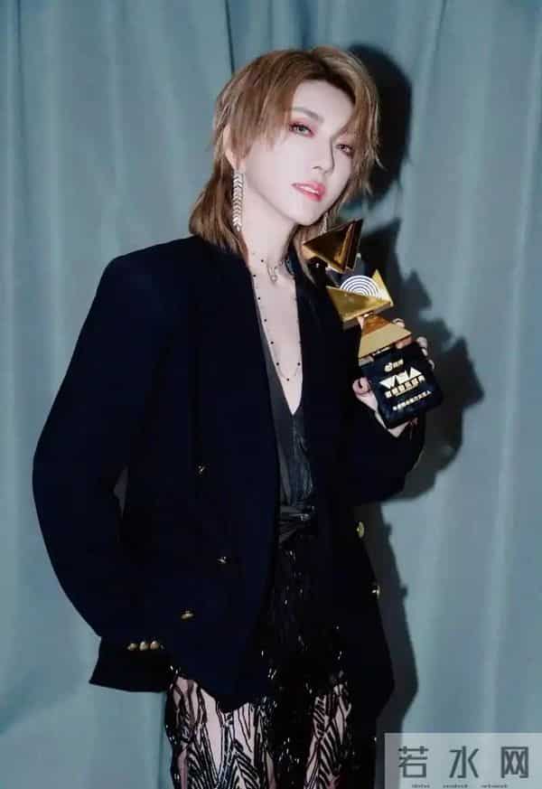 11年快女亚军直播揭开选秀内幕,内涵当年冠军直言自己遭受黑魔法_2