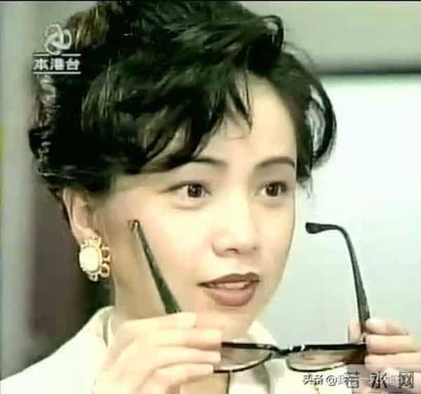 《我和春天有个约会》完美融合精明与单纯的金露露，因美好而幸福