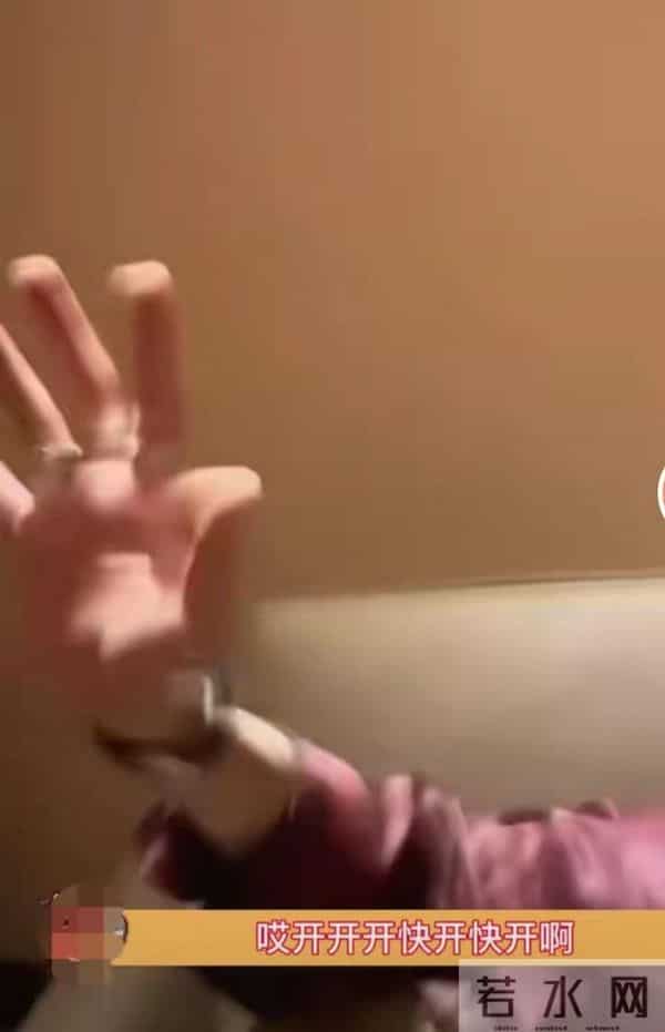 女装大佬?卖螺蛳粉?这个刚红起来的男星,私下居然是"两副面孔"