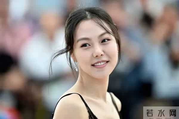 从李政宰到赵寅成,金敏喜的前任都是男神,却恋上大22岁已婚导演