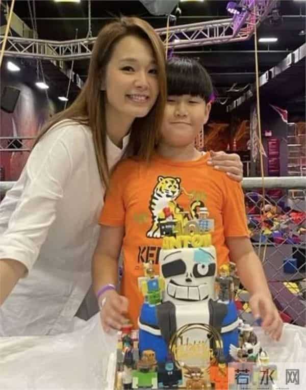 心疼!TVB 女星吕慧仪遇车祸颈椎移位,带伤拍戏还半工半读养娃