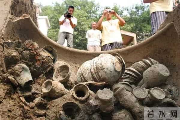 看南宋窖藏里的龙泉青瓷，浙博展“形而上下”