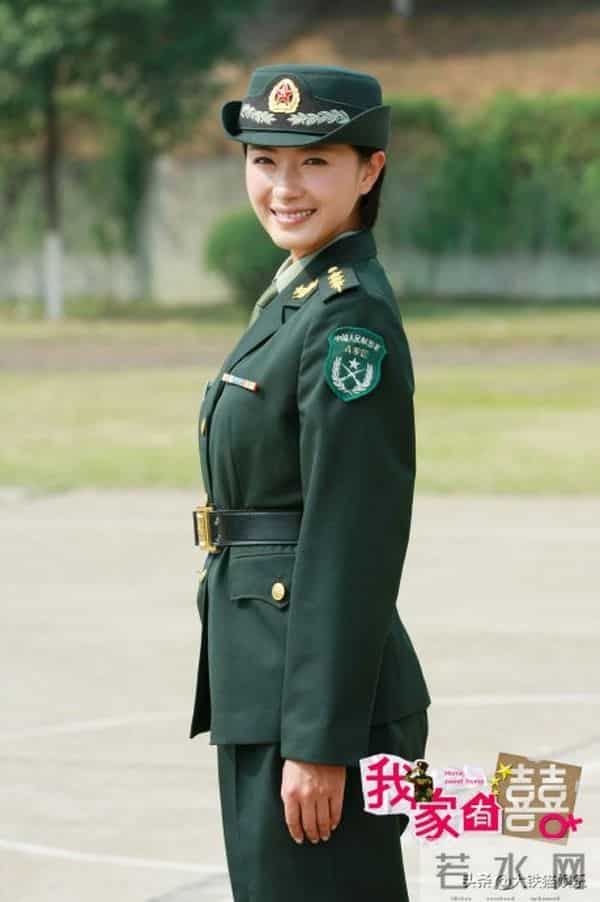 矫揉造作就别演军旅剧了，这8位女星告诉你，什么叫飒爽军人气质
