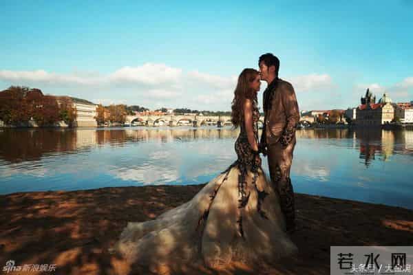 盘点娱乐圈十对明星夫妇虐狗婚纱照 最幸福的竟然是他们?