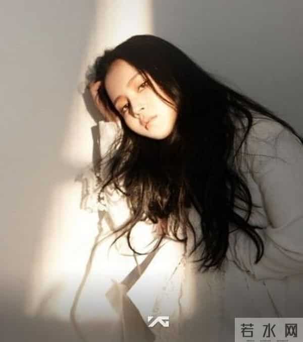 她16岁被杨贤硕选中,进入YG却被耽误了7年,李夏怡终于离开YG