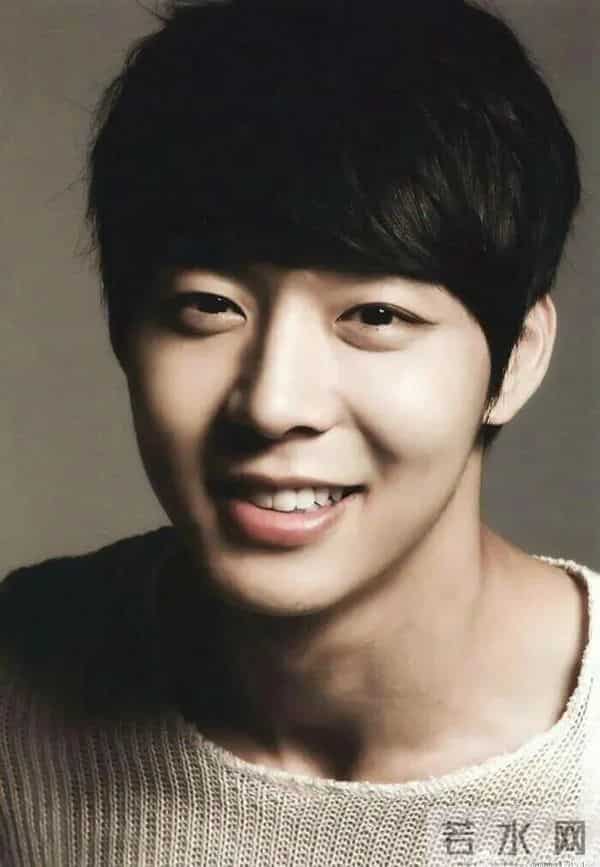 屋塔房王世子播出10年，朴有天从天堂坠落，他却打了漂亮的翻身仗