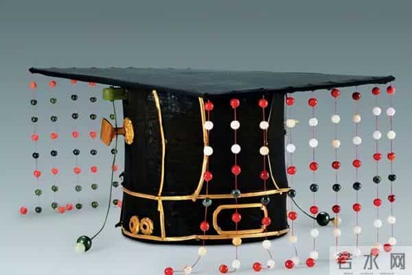 2005年,朱元璋儿子墓内发现6具少女遗骸,开墓门前出现一片白雾