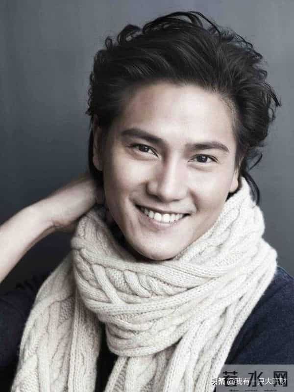 《我和春天有个约会》完美融合精明与单纯的金露露，因美好而幸福