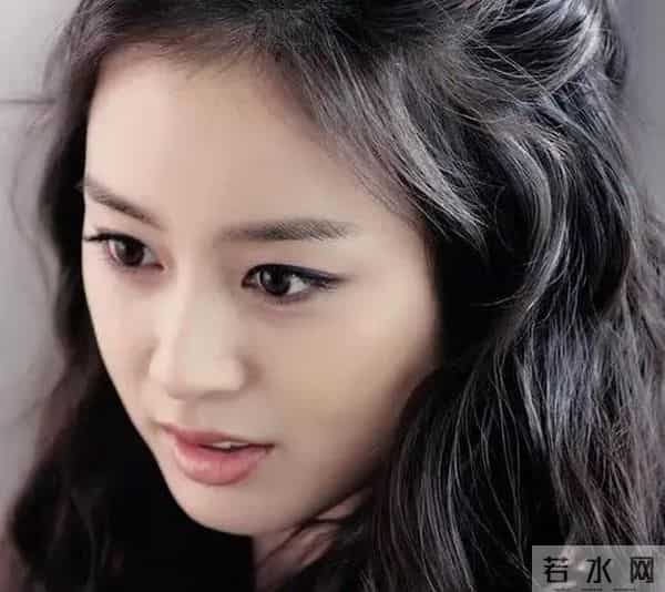 韩国的十大美女，一半性感妩媚，一半冰清玉洁，各个都是人间尤物