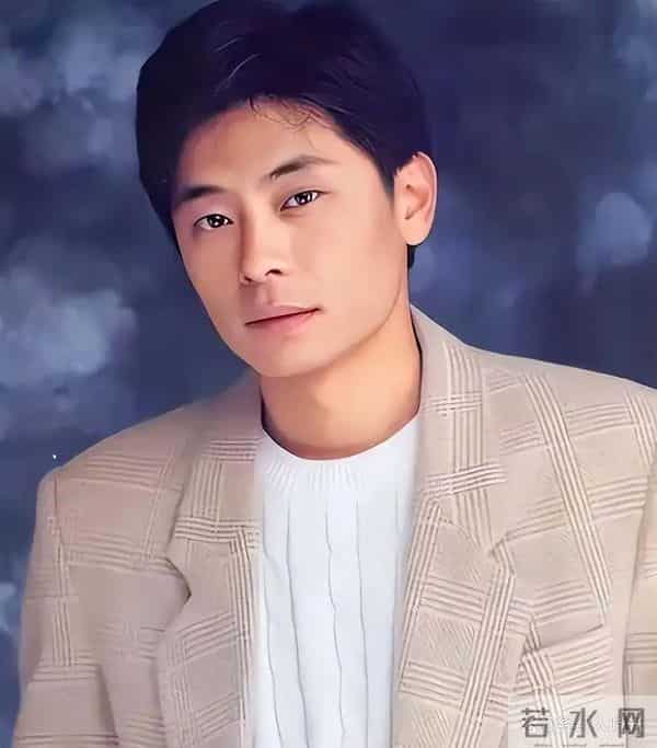 王杰：从孤寂童年到乐坛传奇 浪子情怀的音乐诗人