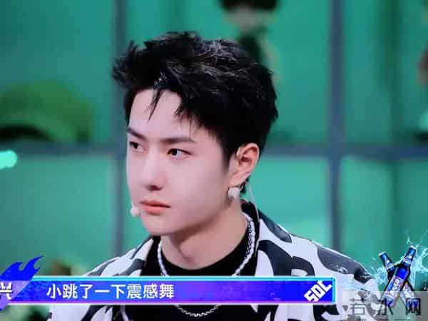 《街舞4》滤镜过厚堪比古偶,黑人舞者肤色都变了,队长成包子脸