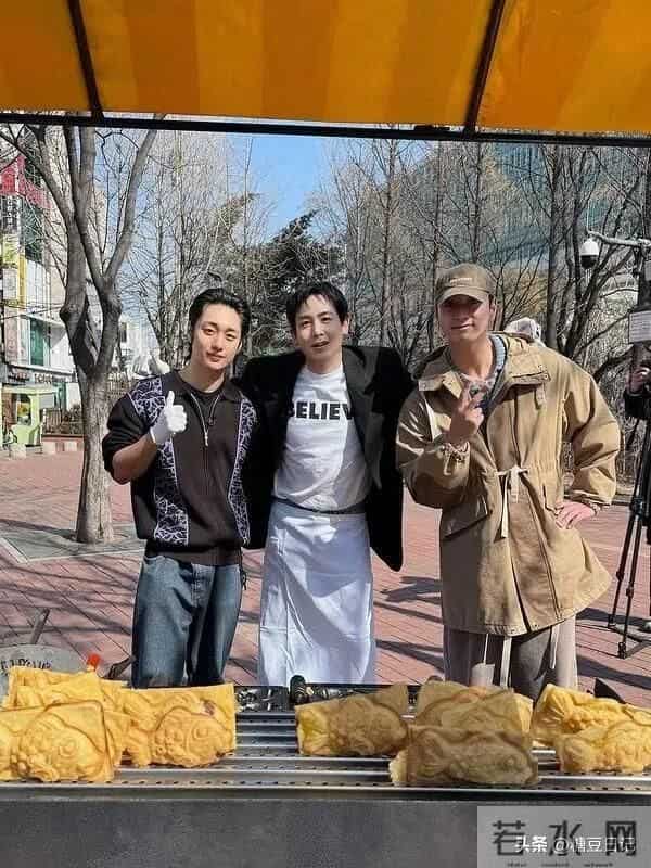 尼坤胖出三下巴模样大变,宋茜容貌更甚从前,维尼夫妇磕不下去了