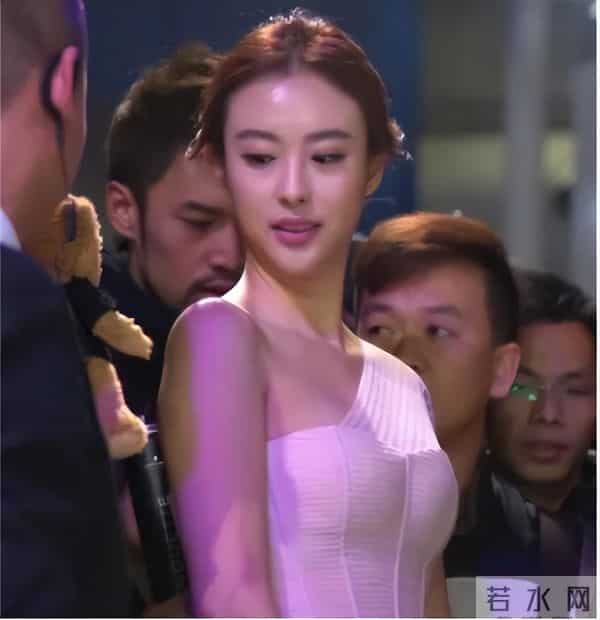 被前任一渣再渣，私密照两次外泄，车模兽兽看男人的眼光太差了