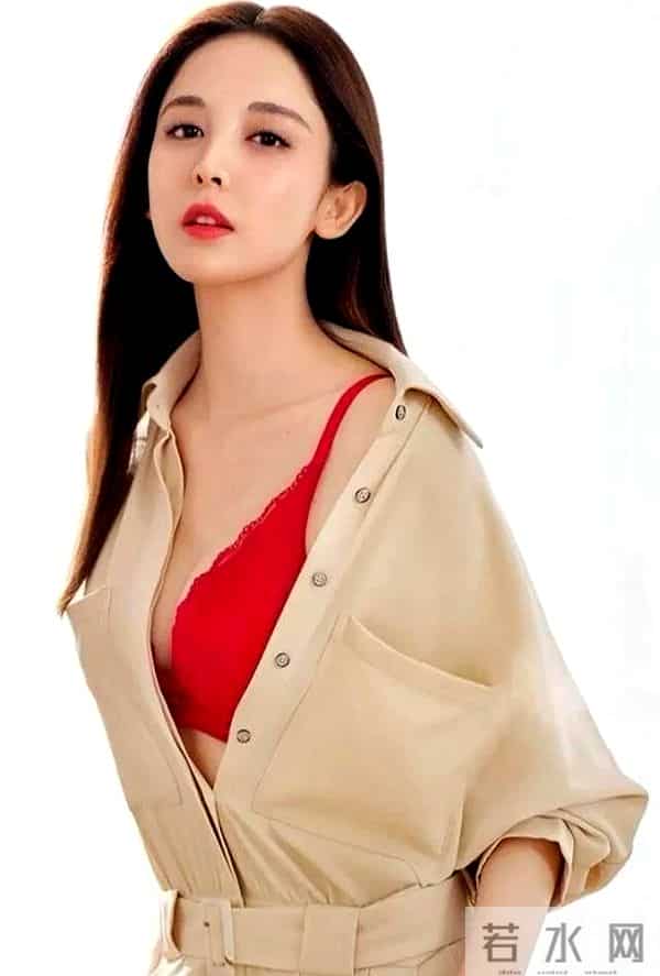 娜扎代言内衣照杀疯了！上围傲人曲线太绝，张翰后悔还来得及吗