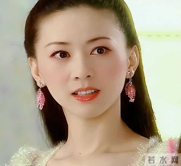 “初代裸模”汤加丽：父亲不认她，丈夫气得离婚，23年后救赎自己