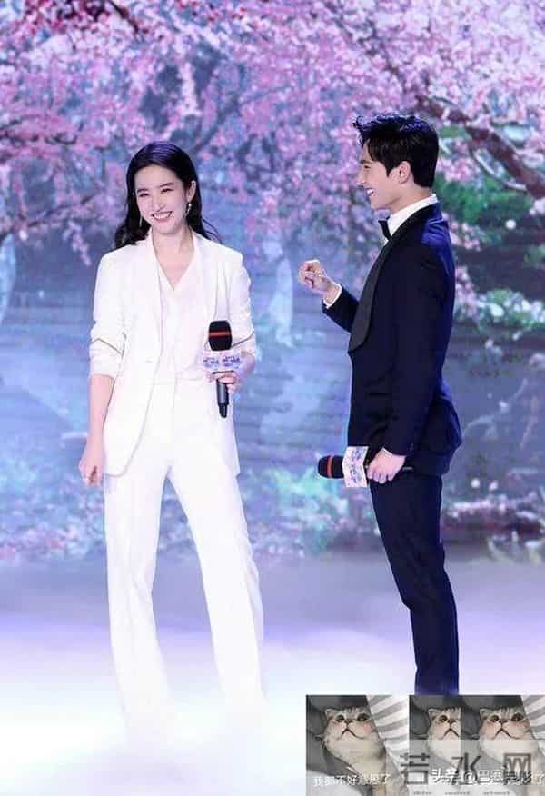 有一种性感,是男明星们的翘臀,恰到好处的刚刚好