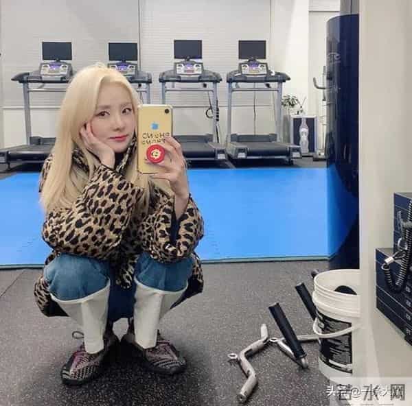 5个女团成员腹肌妙招公开，同款11字腹肌不是梦