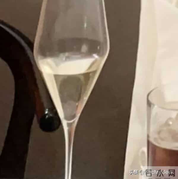 朴叙俊、朴敏英又现恋爱铁证!情侣装、表情符号隔空传情